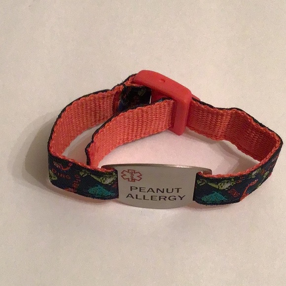 MEDICAL ID PEANUT ALLERGY BRACELET BADGE - Picture 2 of 6